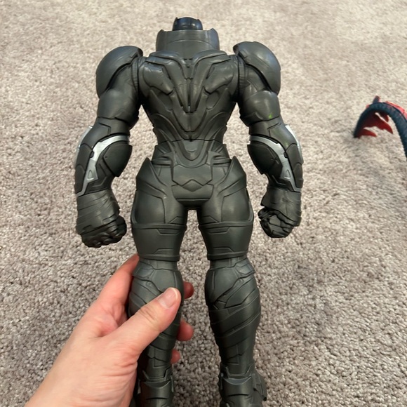 Batman Plastic Action Figure - Picture 3 of 3